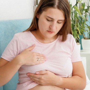 Cómo hacer un masaje para estimular los conductos de leche materna