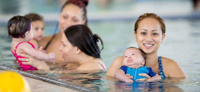 El contacto del bebé con el agua