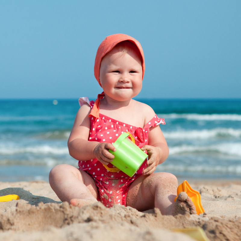 Whitney recoger Parámetros Bebés en la playa