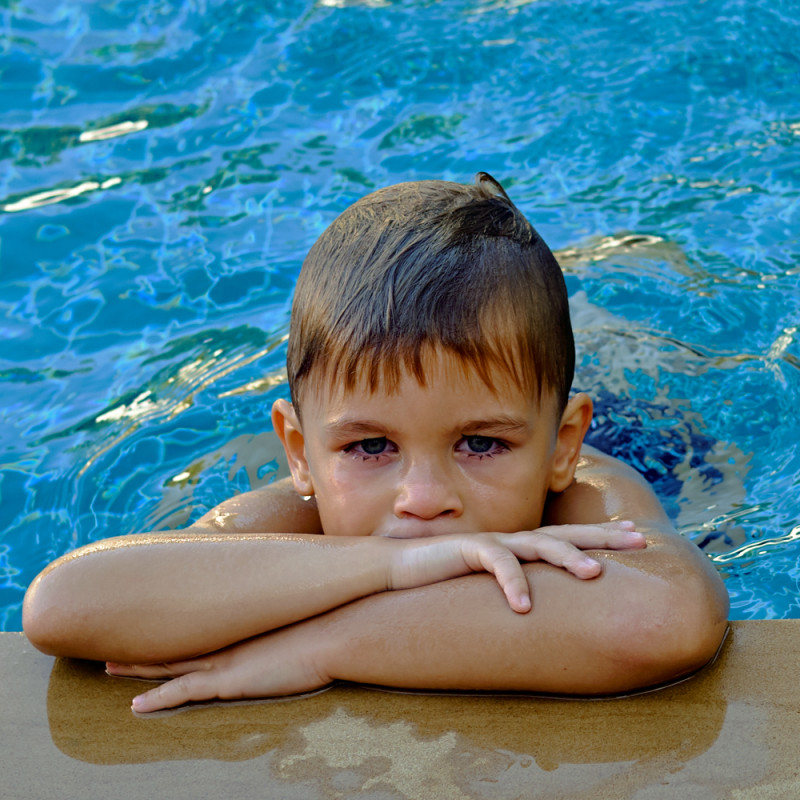 El cloro de las piscinas y los niños