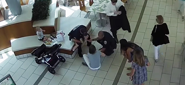 Niña atragantada es salvada por policías