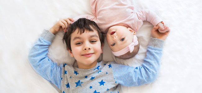 5 ideas para enseñar al niño a ser un buen hermano
