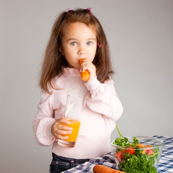 8 beneficios del zumo de zanahoria para los niños