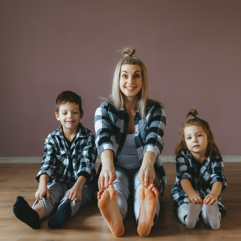 Por qué vestir iguales a los niños puede afectar a su autoestima