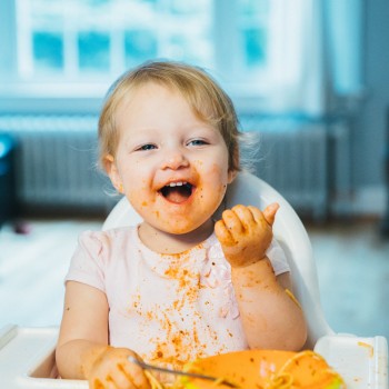 Cómo la alimentación influye en el desarrollo del habla de los niños