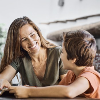La importancia del lenguaje no verbal en la comunicación padres-hijos
