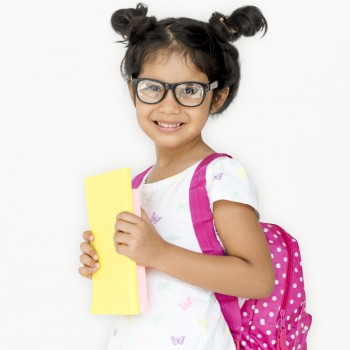 Etiquetas personalizadas caseras para el material escolar de tu hijo