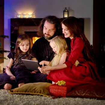 Celebra y vive una original Nochevieja por videollamada con niños