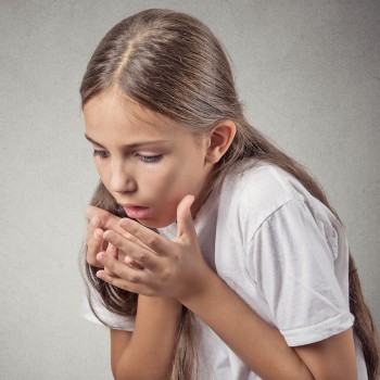 Enfermedades que causan y provocan vómitos en bebés y niños