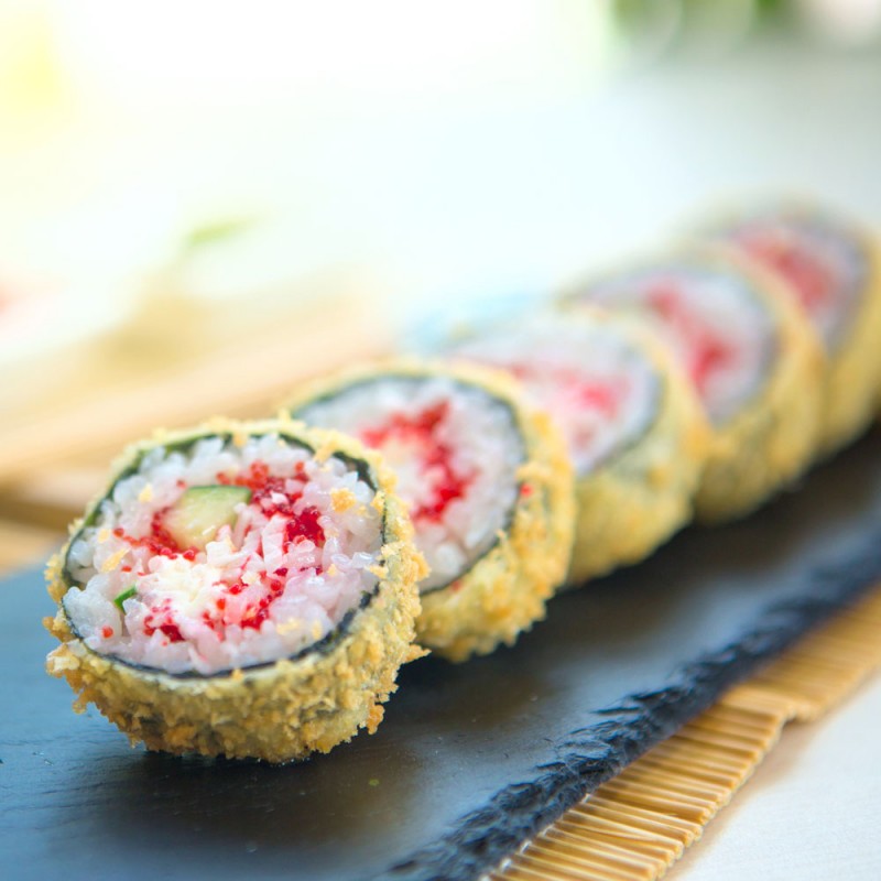 Sushi frito. Receta con marisco para toda la familia