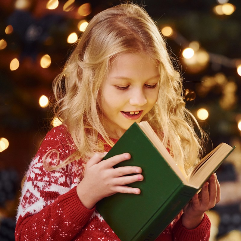 17 frases de Navidad de Charles Dickens para recordar con los niños