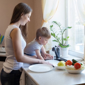 Cómo eliminar pesticidas de los alimentos para proteger la salud de los niños