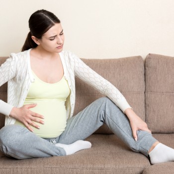 Los dolores de las articulaciones de la mujer durante el embarazo