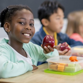 Comer de tartera o 'tupper' en el colegio