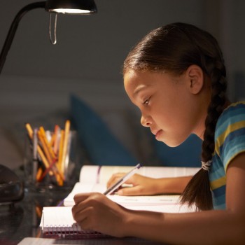 Cuál es la mejor iluminación para la habitación de los niños