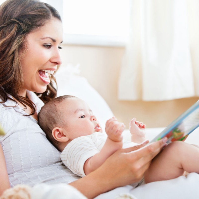 La importancia de leer cuentos a los bebés