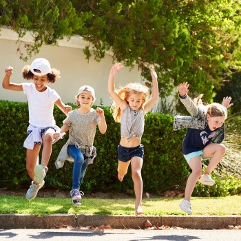 11 juegos infantiles para entretener a cuatro niños sin salir de casa