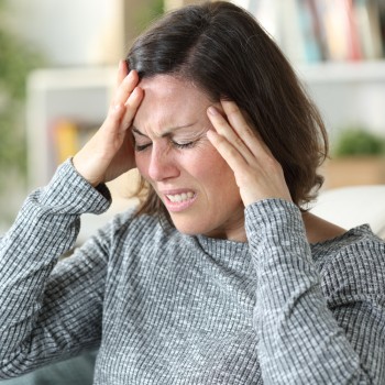 Qué es la hipertensión posparto y cómo se manifiesta en la mujer