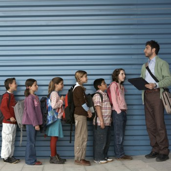 Lo bueno y lo malo de mezclar a los niños en primaria