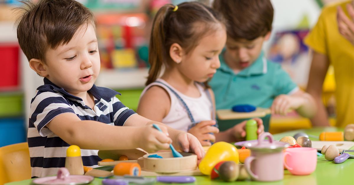 Palos de colores - Juego casero de atención para niños de 1 a 3 años