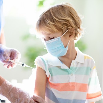 Verdades y mentiras en la vacuna de la COVID 19 en niños, embarazadas y adultos