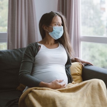 Quedarse embarazada durante el coronavirus, ¿una buena o mala idea?