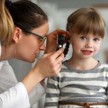 El cuidado del oído y la audición de los niños