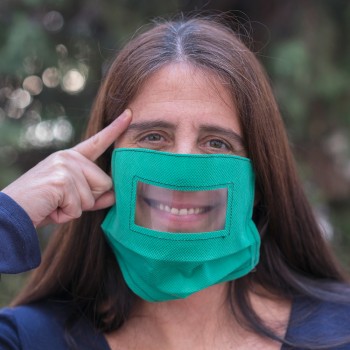 Cómo el uso de mascarillas transparentes homologadas ayuda a los niños