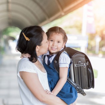 Tipos de madres que te encontrarás a la puerta del colegio
