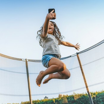 A qué edad pueden usar los niños redes sociales como TikTok o Instagram