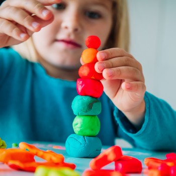 Cosas que estoy enseñando a mi hija y que le ayudarán a escribir bien