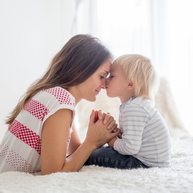 Amor y ejemplo son las mejores formas de enseñar a rezar a los niños