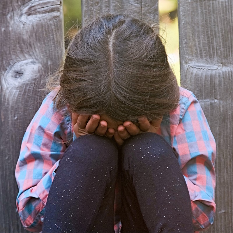 Cómo parar los berrinches de los niños de seis años con firmeza y amor