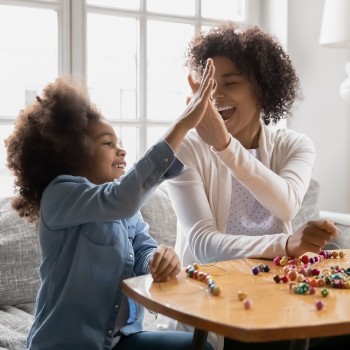 Cómo deben los padres cuidar su cerebro por el bien de sus hijos