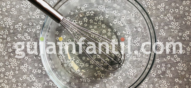 Gelatina de frutos rojos con nata