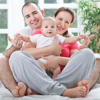 El vínculo entre padres e hijos desde bebés hasta la adolescencia