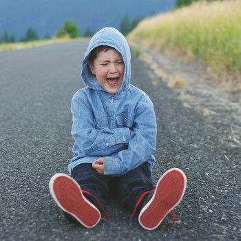 Rabietas en niños. Acompañar con consciencia según una guía Montessori