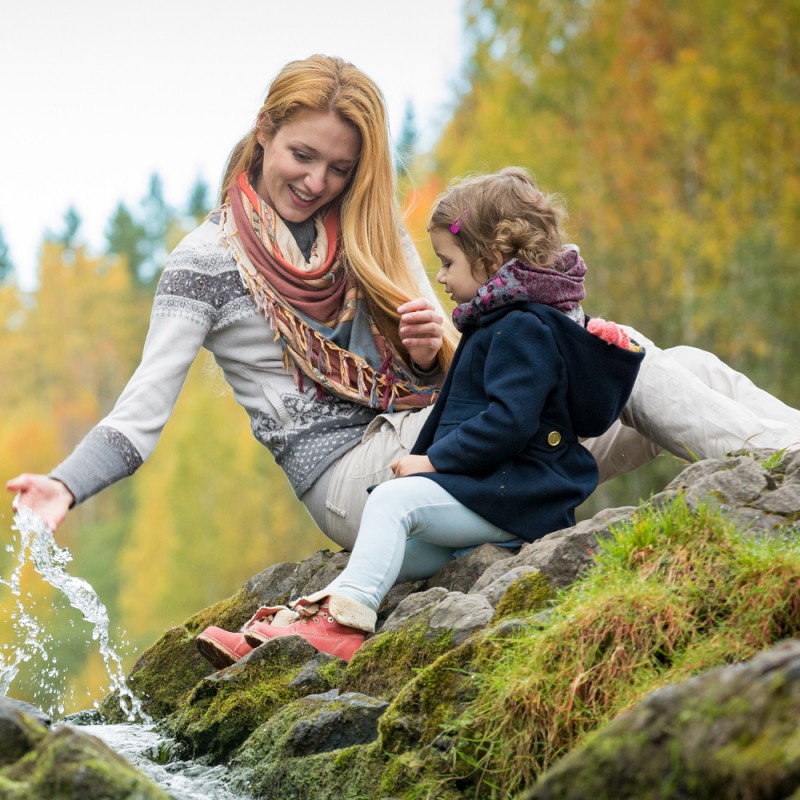 Beneficios de realizar la terapia de baños de bosque en familia