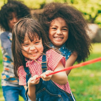 Sororidad y feminismo - Enseñar a las niñas el valor de apoyarse entre mujeres