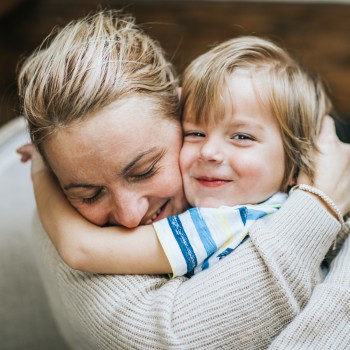 Sé la madre que te hubiera gustado tener de niña. Educando en positivo