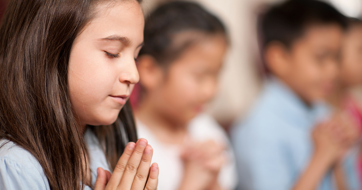 oraciones católicas muy cortas para memorizar y rezar con los niños