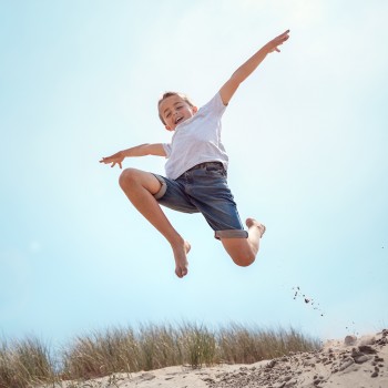 Frases positivas para cada día de junio con las que motivar a los niños