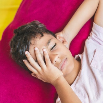 Dolores de cabeza de los niños que esconden un problema emocional