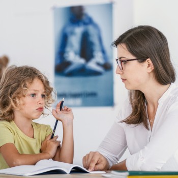Diferencias entre retraso en el lenguaje y retroceso en el lenguaje en niños