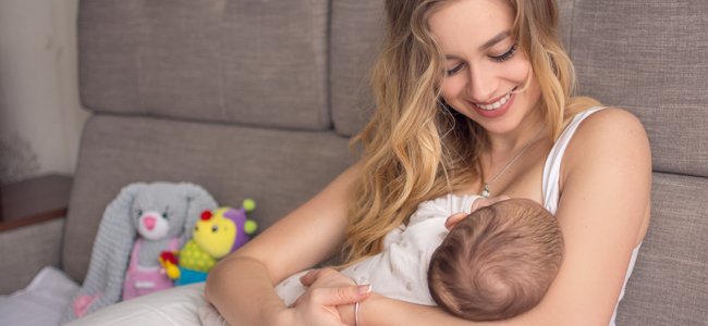 Estas son las frases que nunca debes decir a una madre durante la lactancia