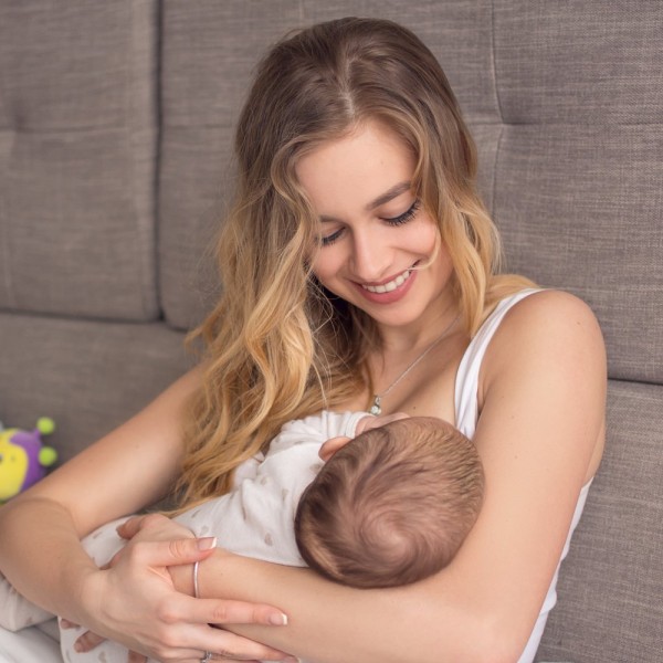 Dar el pecho usando pezoneras  Guía de lactancia materna 