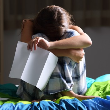 11 formas de reaccionar mal si tu hijo adolescente saca malas notas