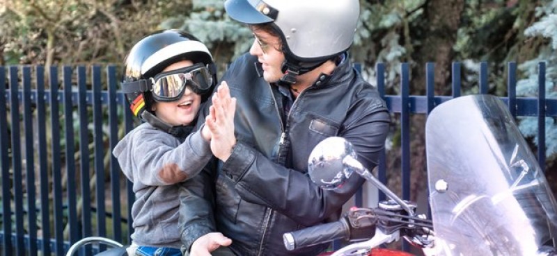 4 consejos de seguridad básicos para a los niños en moto