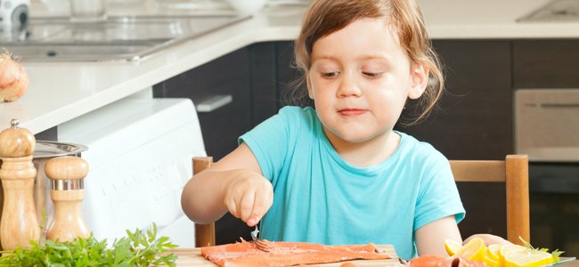 ¿Sabías de la importancia del pescado azul en la alimentación de los niños?