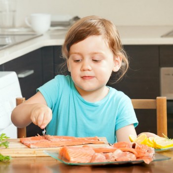 La importancia del pescado azul en la alimentación de los niños